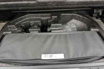 HYUNDAI KONA 64kWh Premium SUV 5dr Electric Auto (10.5kW Charger) (204 ps)