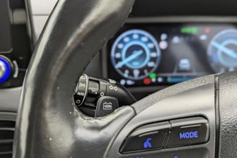 HYUNDAI KONA 64kWh Premium SUV 5dr Electric Auto (10.5kW Charger) (204 ps)