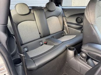 MINI Electric Hatch Cooper SE 32.6kWh Level 2 Hatchback 3dr Electric Auto 