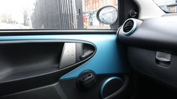 TOYOTA AYGO 1.0 VVT-i Move Hatchback 5dr Petrol MultiMode Euro 5 (68 ps)