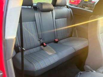 VOLKSWAGEN POLO 1.4 S Hatchback 3dr Petrol Automatic (165 g/km, 79 bhp)