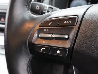 HYUNDAI KONA 64kWh Premium SUV 5dr Electric Auto (10.5kW Charger) (204 ps)