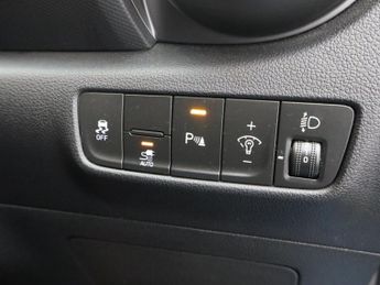HYUNDAI KONA 64kWh Premium SUV 5dr Electric Auto (10.5kW Charger) (204 ps)