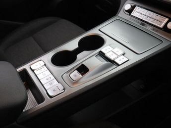 HYUNDAI KONA 64kWh Premium SUV 5dr Electric Auto (10.5kW Charger) (204 ps)