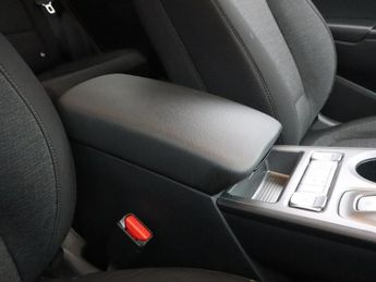 HYUNDAI KONA 64kWh Premium SUV 5dr Electric Auto (10.5kW Charger) (204 ps)