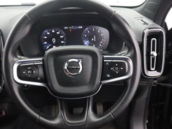 VOLVO XC40 2.0 B4 MHEV Inscription SUV 5dr Petrol Hybrid Auto AWD Euro 6 (s