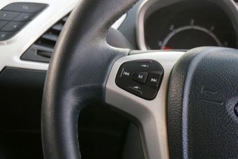 FORD FIESTA 1.4 Zetec Hatchback Petrol Automatic 5dr - Just 29,408 Miles / S