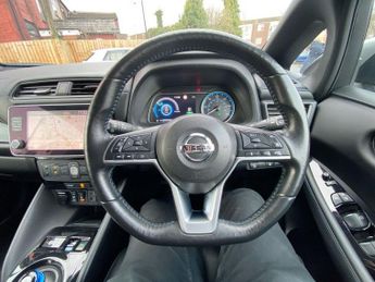 NISSAN LEAF 40kWh N-Connecta Hatchback 5dr Electric Auto (150 ps)