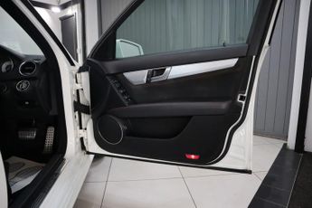 MERCEDES-BENZ C-CLASS 2.1 C250 CDI BlueEfficiency AMG Sport Plus Saloon 4dr Diesel G-T