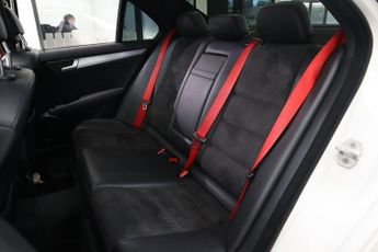 MERCEDES-BENZ C-CLASS 2.1 C250 CDI BlueEfficiency AMG Sport Plus Saloon 4dr Diesel G-T