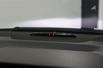 MERCEDES-BENZ C-CLASS 2.1 C250 CDI BlueEfficiency AMG Sport Plus Saloon 4dr Diesel G-T