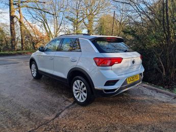 VOLKSWAGEN T-ROC 2.0 TDI SE SUV 5dr Diesel DSG Euro 6 (s/s) (150 ps)
