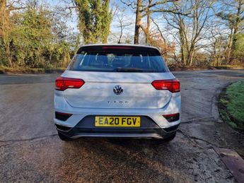 VOLKSWAGEN T-ROC 2.0 TDI SE SUV 5dr Diesel DSG Euro 6 (s/s) (150 ps)