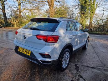 VOLKSWAGEN T-ROC 2.0 TDI SE SUV 5dr Diesel DSG Euro 6 (s/s) (150 ps)