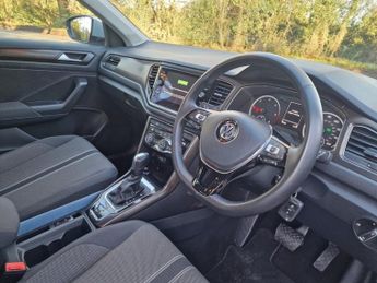 VOLKSWAGEN T-ROC 2.0 TDI SE SUV 5dr Diesel DSG Euro 6 (s/s) (150 ps)