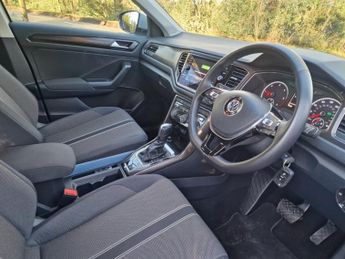 VOLKSWAGEN T-ROC 2.0 TDI SE SUV 5dr Diesel DSG Euro 6 (s/s) (150 ps)