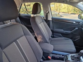 VOLKSWAGEN T-ROC 2.0 TDI SE SUV 5dr Diesel DSG Euro 6 (s/s) (150 ps)