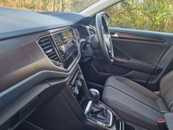 VOLKSWAGEN T-ROC 2.0 TDI SE SUV 5dr Diesel DSG Euro 6 (s/s) (150 ps)