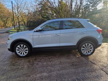 VOLKSWAGEN T-ROC 2.0 TDI SE SUV 5dr Diesel DSG Euro 6 (s/s) (150 ps)