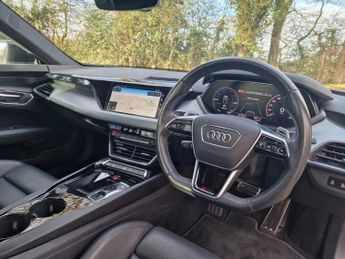 AUDI RS e-tron GT 93.4kWh Saloon 4dr Electric Auto quattro (598 ps)