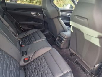 AUDI RS e-tron GT 93.4kWh Saloon 4dr Electric Auto quattro (598 ps)