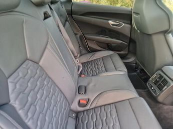 AUDI RS e-tron GT 93.4kWh Saloon 4dr Electric Auto quattro (598 ps)