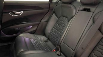 AUDI RS e-tron GT 93.4kWh Saloon 4dr Electric Auto quattro (598 ps)