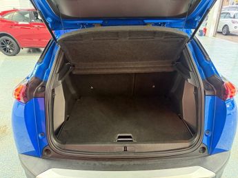 PEUGEOT E-2008 50kWh Allure Premium SUV 5dr Electric Auto (136 ps)