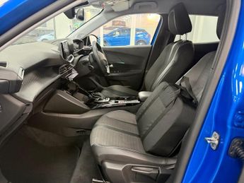 PEUGEOT E-2008 50kWh Allure Premium SUV 5dr Electric Auto (136 ps)