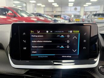 PEUGEOT E-2008 50kWh Allure Premium SUV 5dr Electric Auto (136 ps)