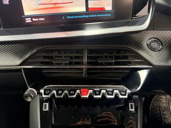 PEUGEOT E-2008 50kWh Allure Premium SUV 5dr Electric Auto (136 ps)