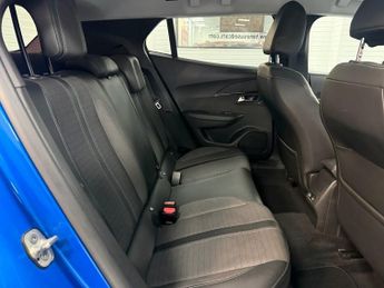 PEUGEOT E-2008 50kWh Allure Premium SUV 5dr Electric Auto (136 ps)