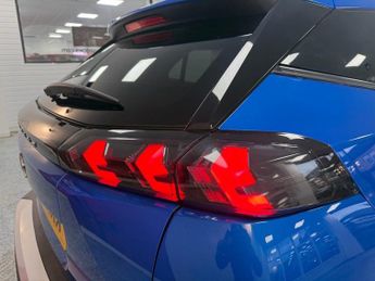 PEUGEOT E-2008 50kWh Allure Premium SUV 5dr Electric Auto (136 ps)