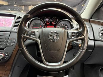 VAUXHALL INSIGNIA 2.0 CDTi Elite Nav Hatchback 5dr Diesel Auto Euro 5 (160 ps)