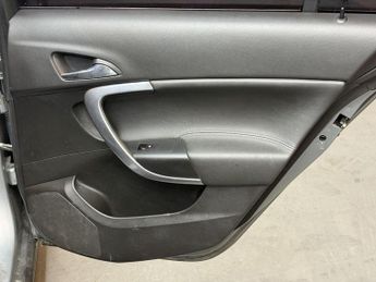 VAUXHALL INSIGNIA 2.0 CDTi Elite Nav Hatchback 5dr Diesel Auto Euro 5 (160 ps)