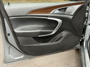 VAUXHALL INSIGNIA 2.0 CDTi Elite Nav Hatchback 5dr Diesel Auto Euro 5 (160 ps)