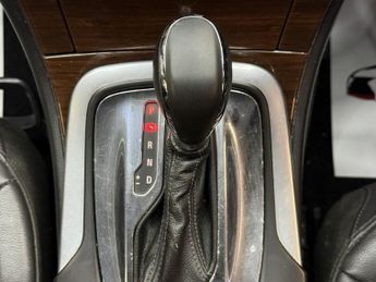 VAUXHALL INSIGNIA 2.0 CDTi Elite Nav Hatchback 5dr Diesel Auto Euro 5 (160 ps)