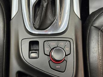 VAUXHALL INSIGNIA 2.0 CDTi Elite Nav Hatchback 5dr Diesel Auto Euro 5 (160 ps)