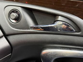 VAUXHALL INSIGNIA 2.0 CDTi Elite Nav Hatchback 5dr Diesel Auto Euro 5 (160 ps)