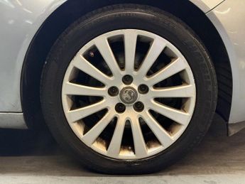 VAUXHALL INSIGNIA 2.0 CDTi Elite Nav Hatchback 5dr Diesel Auto Euro 5 (160 ps)