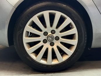 VAUXHALL INSIGNIA 2.0 CDTi Elite Nav Hatchback 5dr Diesel Auto Euro 5 (160 ps)