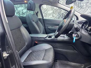 PEUGEOT 3008 1.6 BlueHDi Allure SUV 5dr Diesel ETG Euro 6 (s/s) (120 ps)