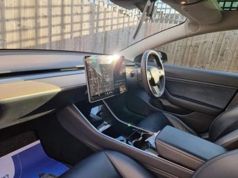 TESLA Model 3 Standard Range Plus Saloon 4dr Electric Auto RWD (241 bhp)