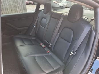 TESLA Model 3 Standard Range Plus Saloon 4dr Electric Auto RWD (241 bhp)