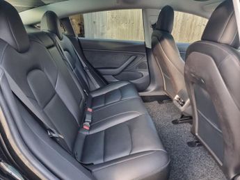 TESLA Model 3 Standard Range Plus Saloon 4dr Electric Auto RWD (241 bhp)