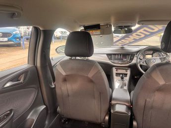 VAUXHALL ASTRA 1.5 Turbo D Business Edition Nav Hatchback 5dr Diesel Auto Euro 