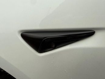 TESLA Model 3 (Dual Motor) Long Range Saloon 4dr Electric Auto 4WDE (346 ps)