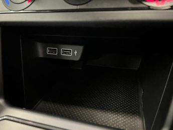 VOLKSWAGEN POLO 1.0 TSI SE Hatchback 5dr Petrol DSG Euro 6 (s/s) (95 ps)