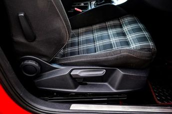 VOLKSWAGEN GOLF 2.0 TDI BlueMotion Tech GTD Hatchback 5dr Diesel DSG Euro 6 (s/s