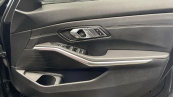 BMW 3 SERIES 2.0 320i M Sport Saloon 4dr Petrol Auto Euro 6 (s/s) (184 ps)